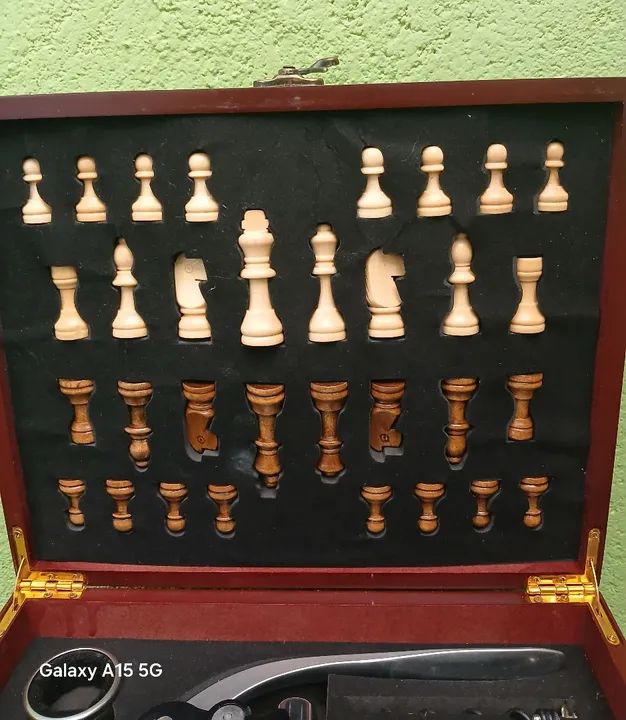Kit Vinho c/ Jogo de Xadrez - Foto 5