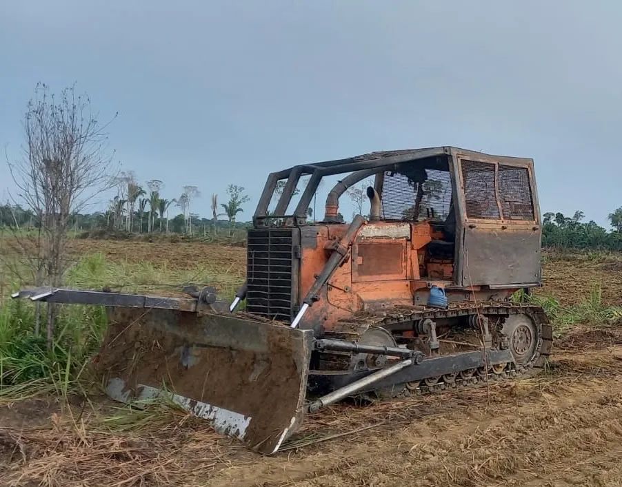 Trator de esteiras FD9 reduzido ano 1997