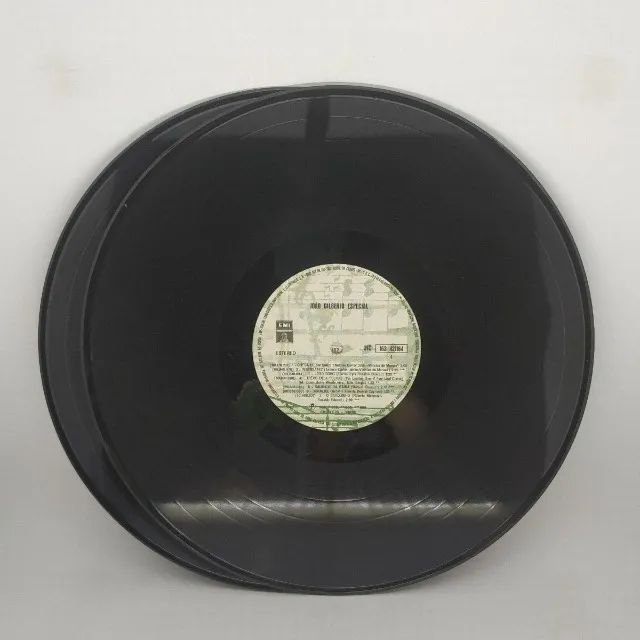 Disco João Gilberto - Vinil duplo, capa e discos em bom estado - Foto 4