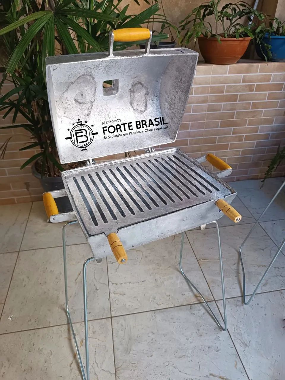 Churrasqueira bafo  Grande padrão  em alumínio batido 