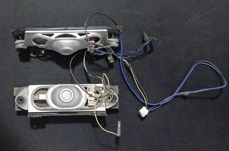 Alto Falantes TV LG 32LG30R - PAR - Foto 2