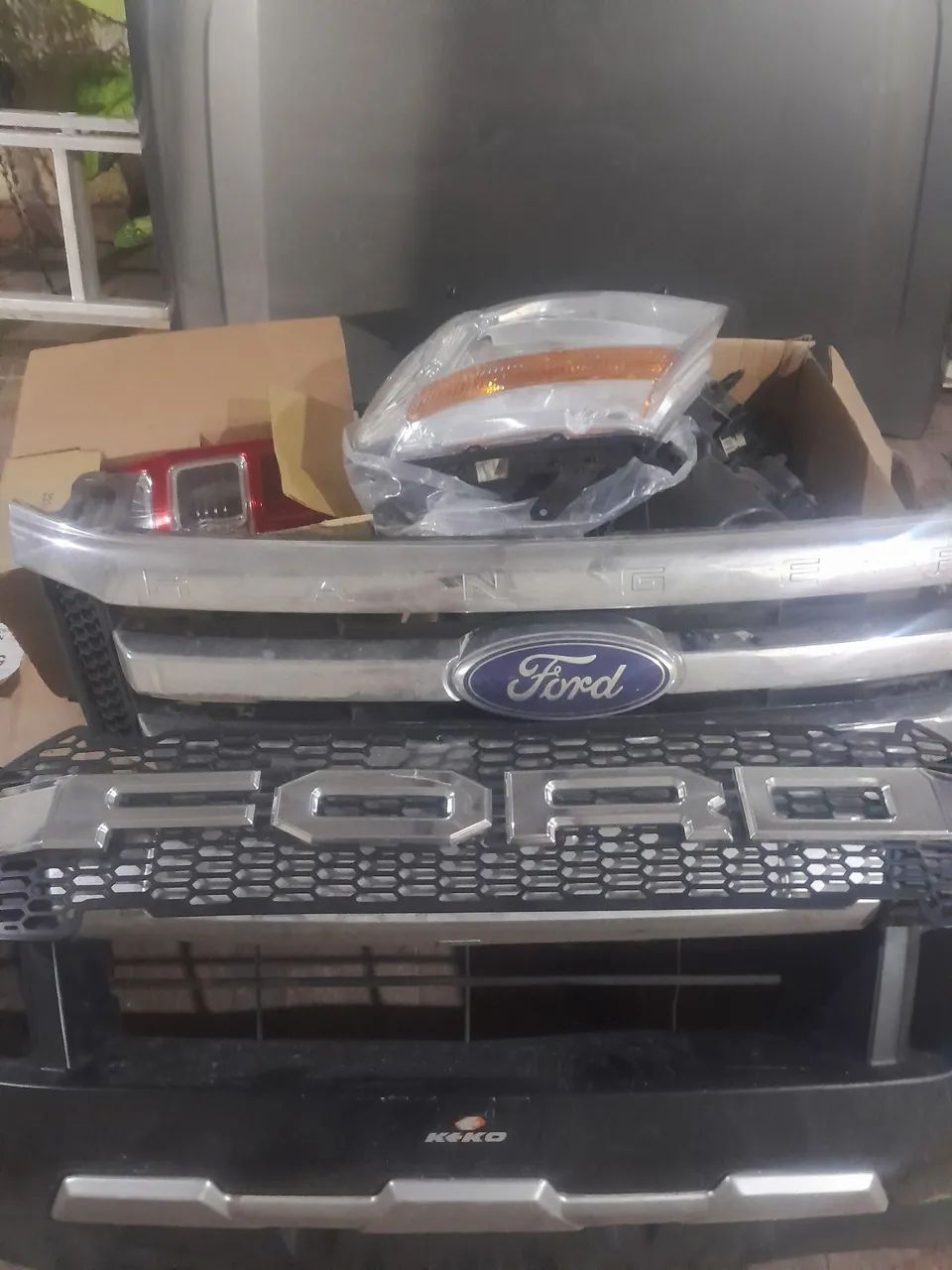 Frente completa da Ford Ranger ano 2015 modelo XLT