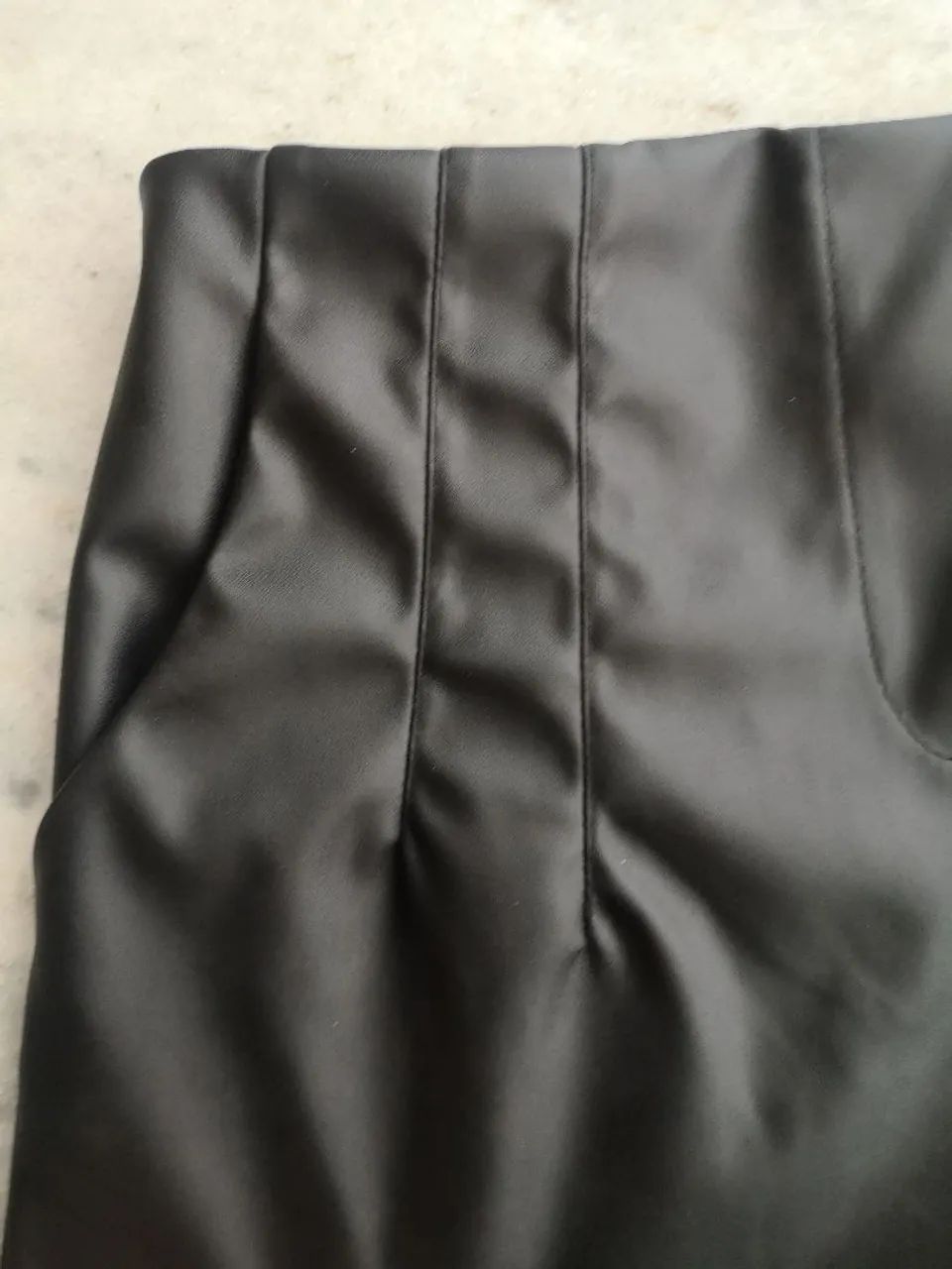 Shorts de Couro Sintético Elegante - Foto 2