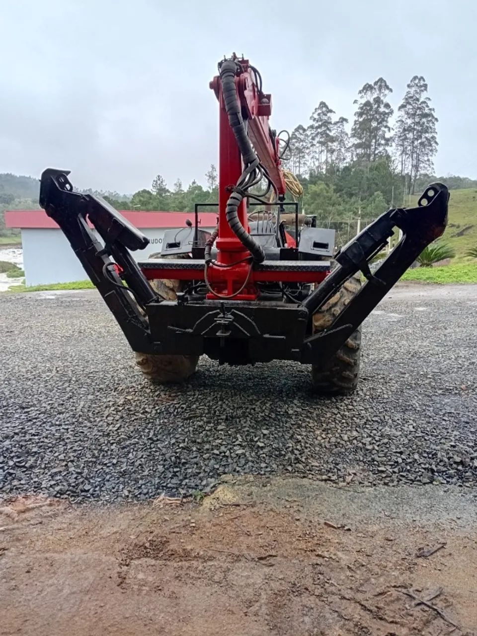 Trator Valtra com Grua Florestal da TMO - Foto 3