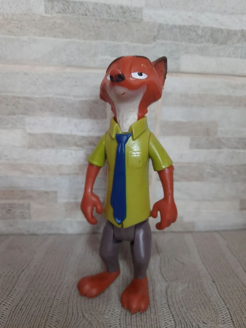 Brinquedo coleção raposa Nick Wilde - Foto 2
