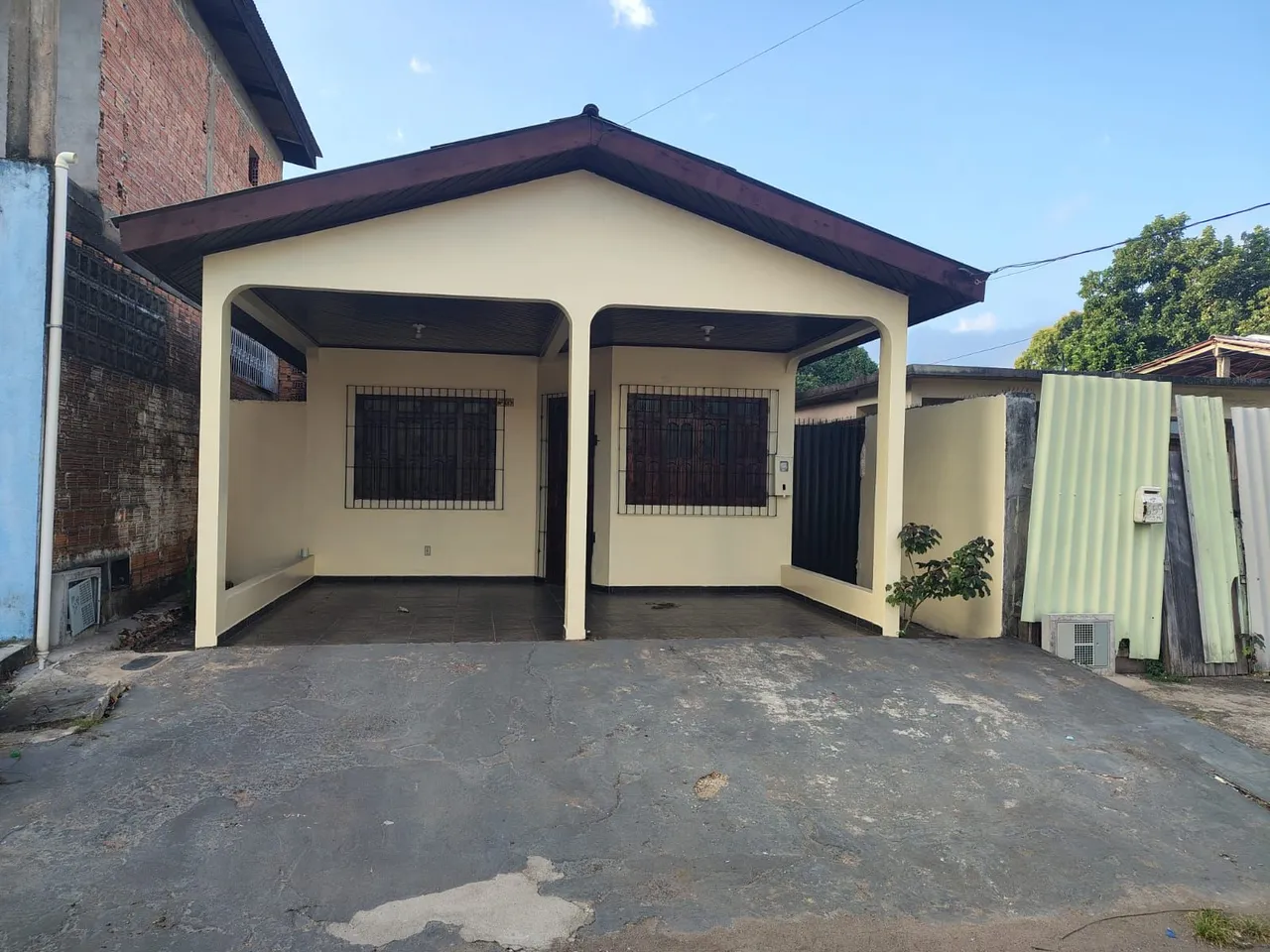 CASA NO BAIRRO DO TREM NA DIOGENES SILVA