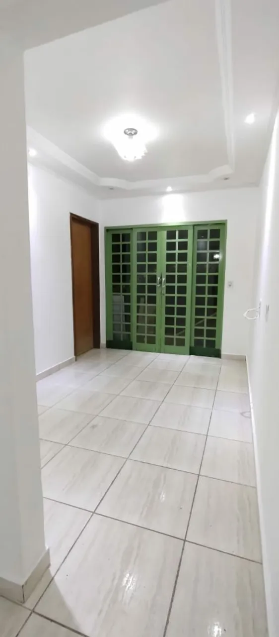 Alugo linda casa na QNL 18 1,500