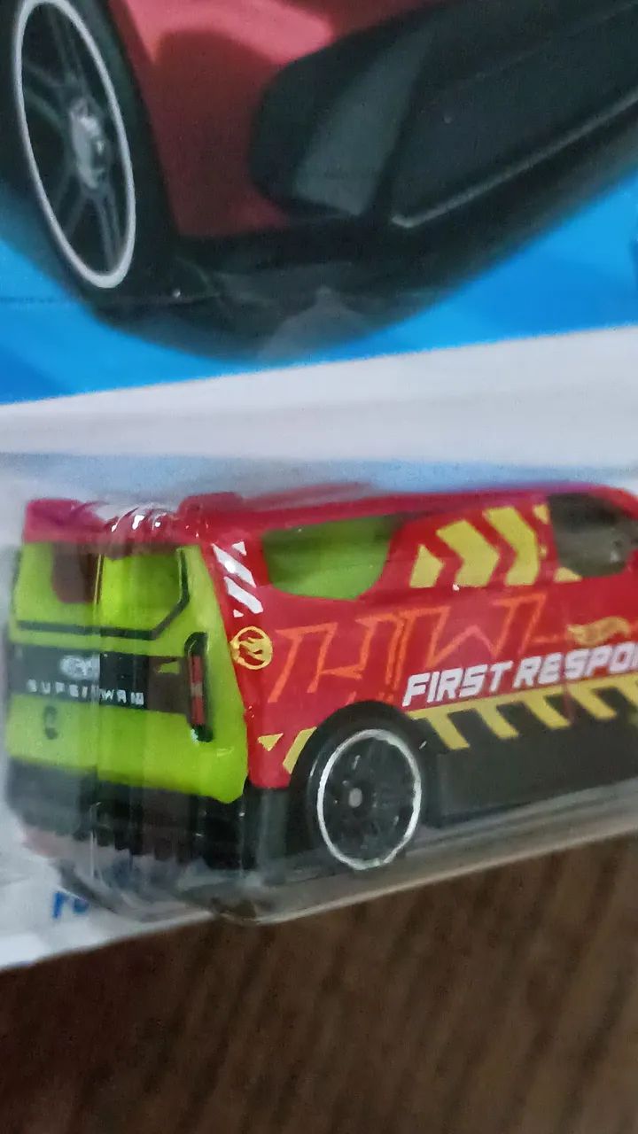 Carro Hot Wheels Ford Performance Supervan 4 TH - Foto 2