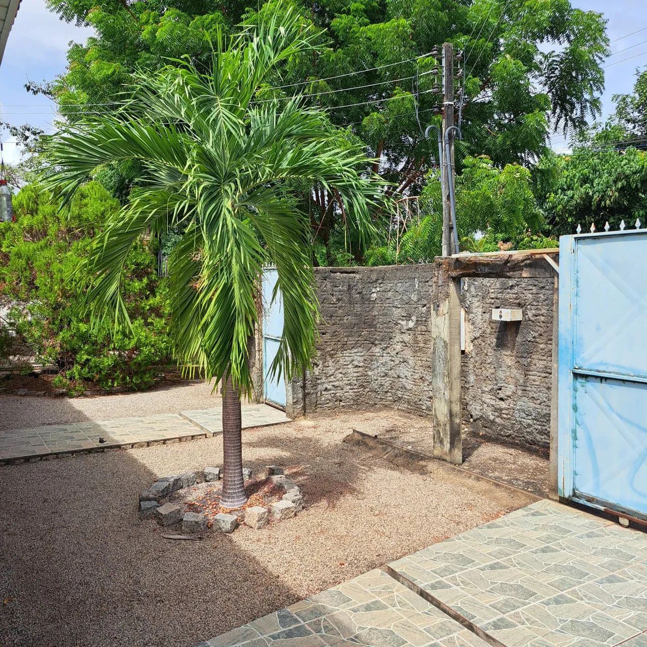 Casa ampla, com depósito.  - Foto 2