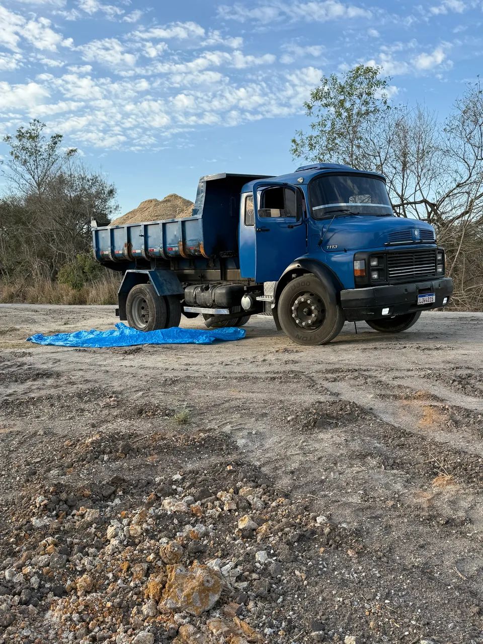 Caminhão caçamba basculante  - Foto 3