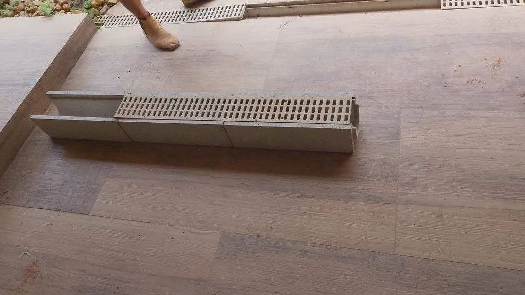 Canal de concreto65071746138243123