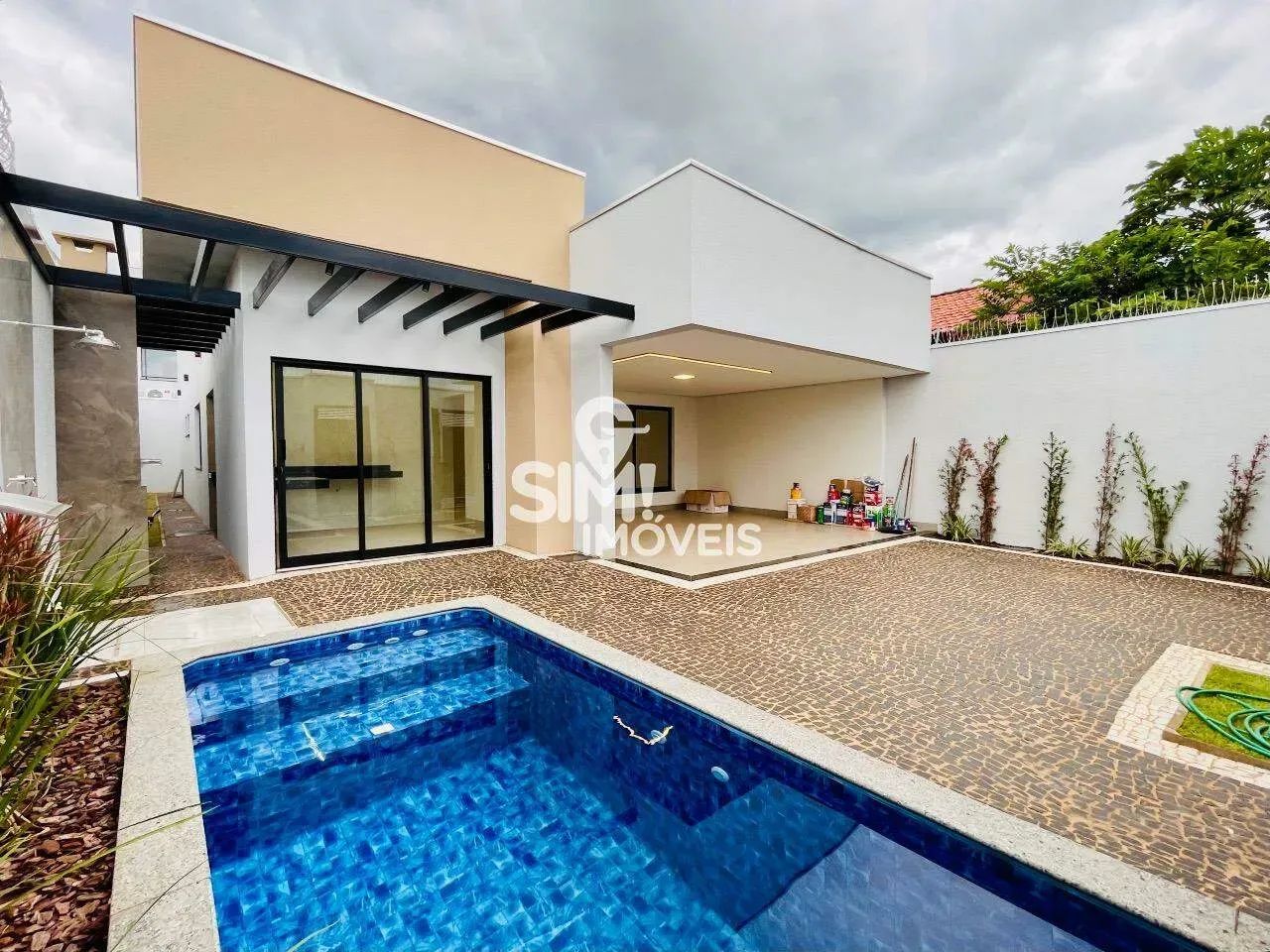CASA NOVA COM ÓTIMA LOCALIZAÇÃO NA 403 SUL