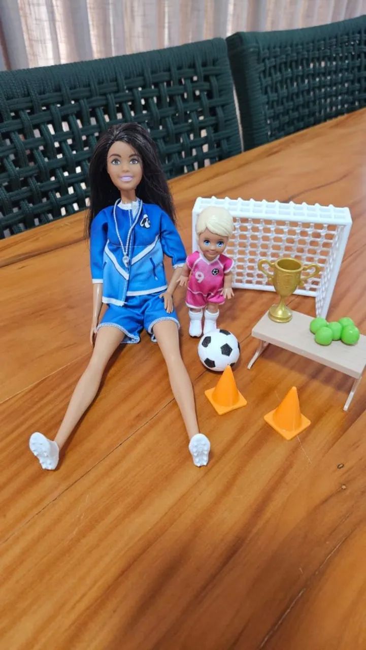 Vendo Barbie Profissões - Treinadora 