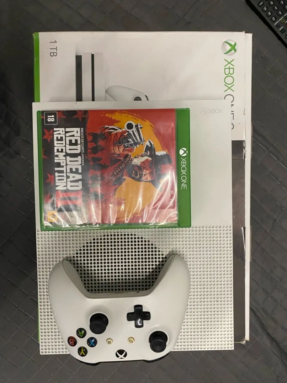 Combo: Xbox One S 1TB  + Tv de 32 Pol com Red Dead Redemption 2 - Foto 2