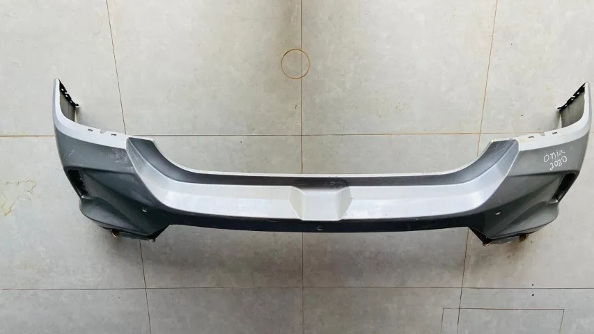 PARACHOQUE TRASEIRO E MOLDURA TRASEIRA ONIX HEATCH 1.0 MODELO NOVO