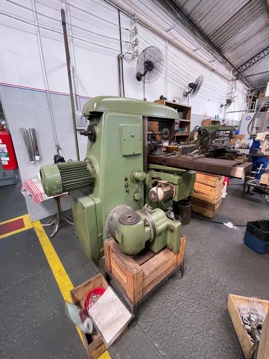 Fresadora universal cone 50