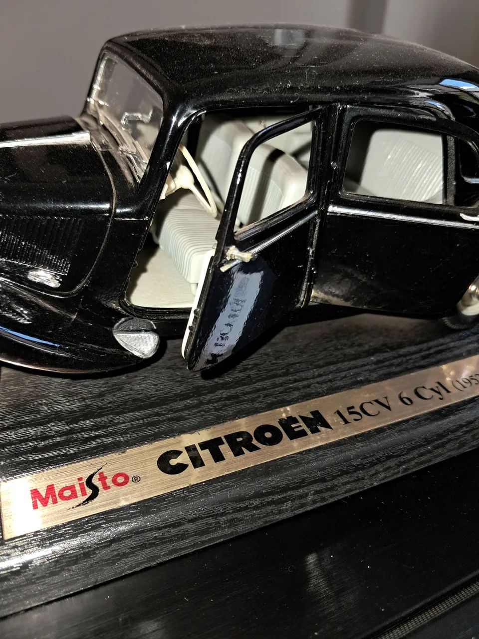 ATL シトロエン 15CV 6 CYL 1952 1/18 ダイキャストモデル 1:18 Citroen 15CV 6 CYL (1952) : Amazon.in: Toys & Games