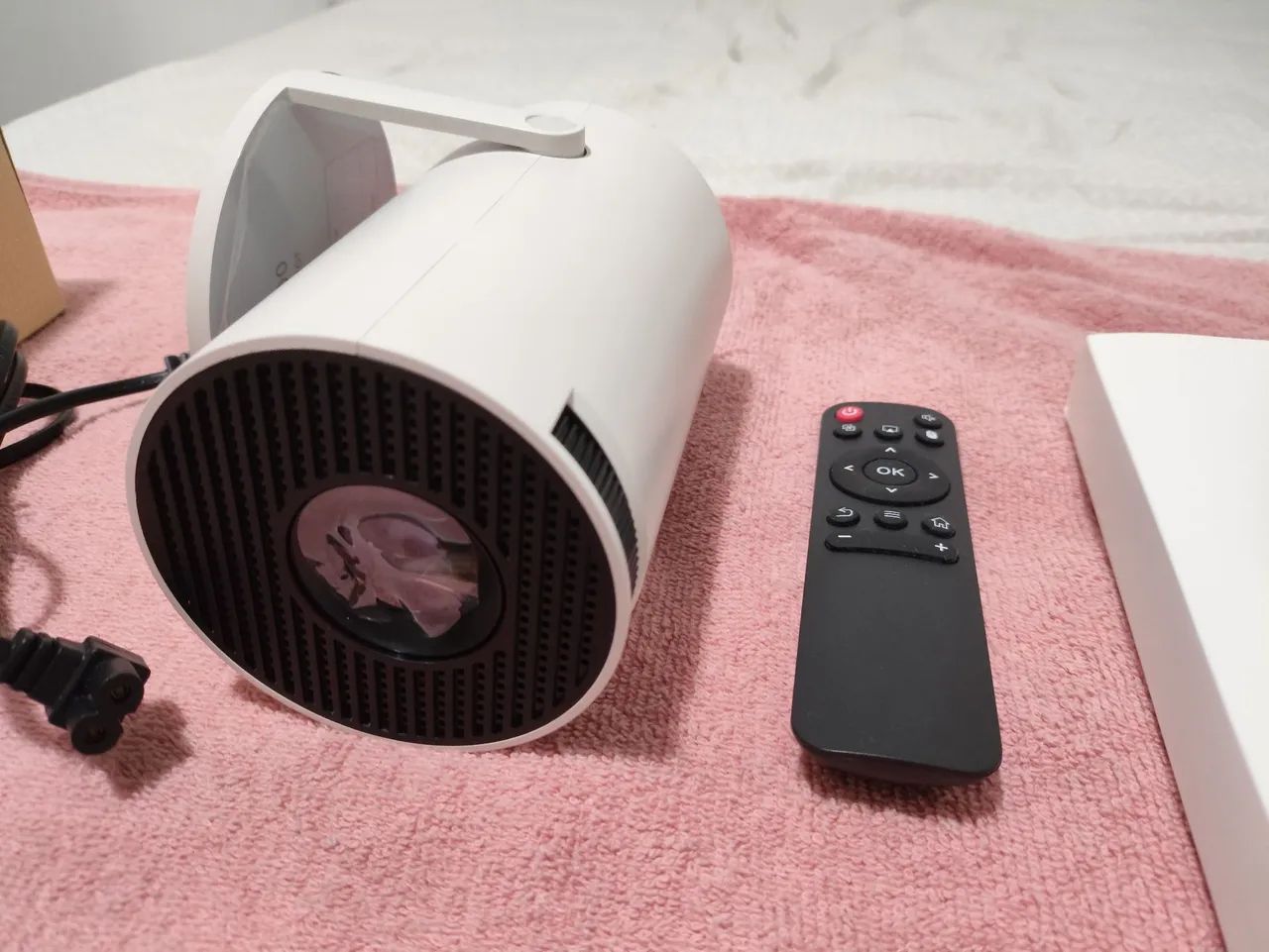 Mini Projetor Smart Magcubic HY300 - Foto 6