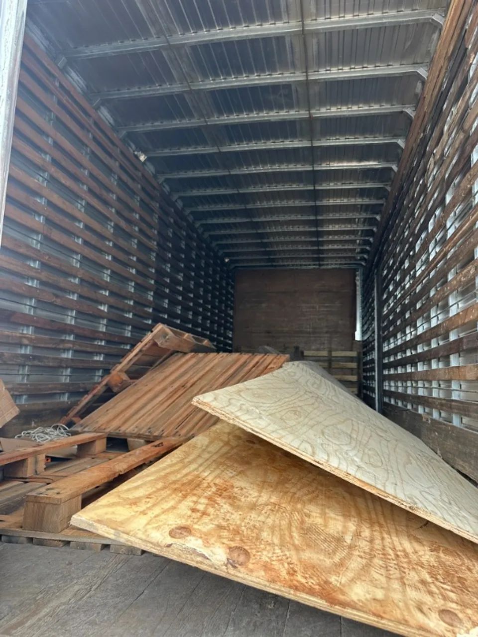 MB 1214 ano 1999 truck baú 6 cilindros - filé  - Foto 8