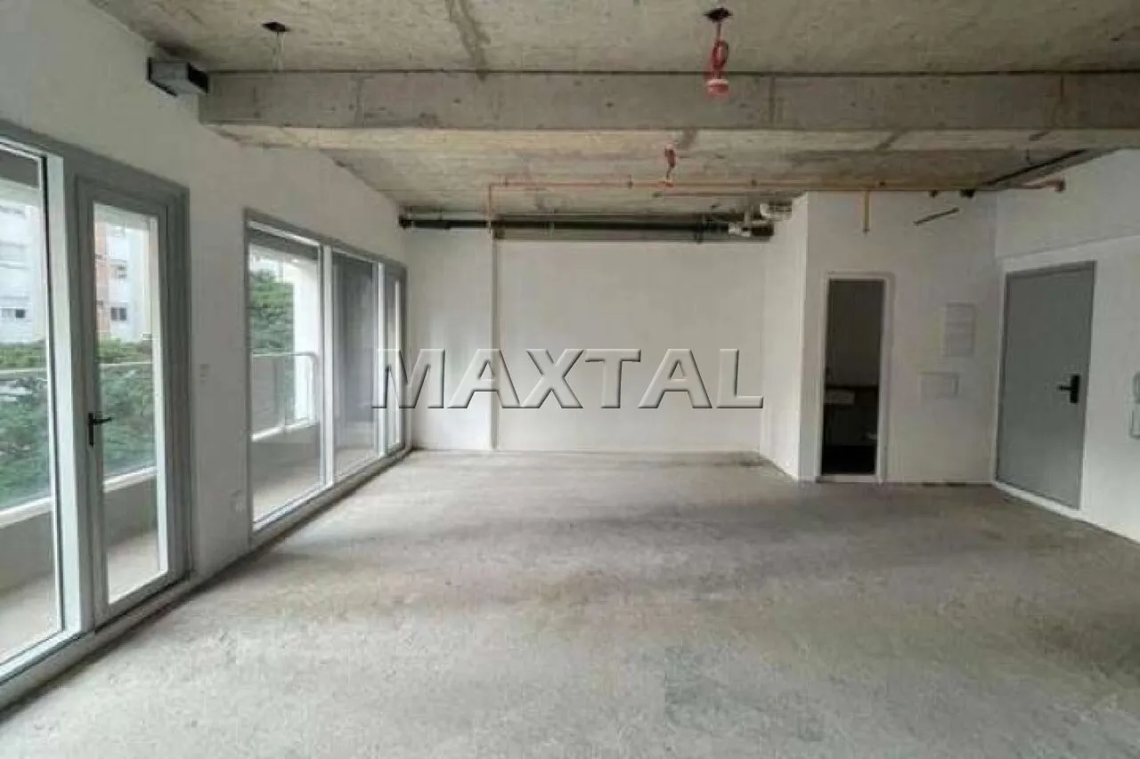 Sala comercial para locação em Pinheiros com 71 m², 2 vagas e próximo ao metrô