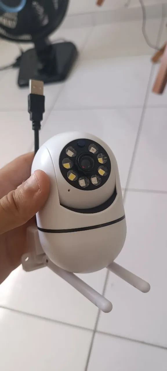 Câmera de Segurança Wi-Fi com Visão Noturna