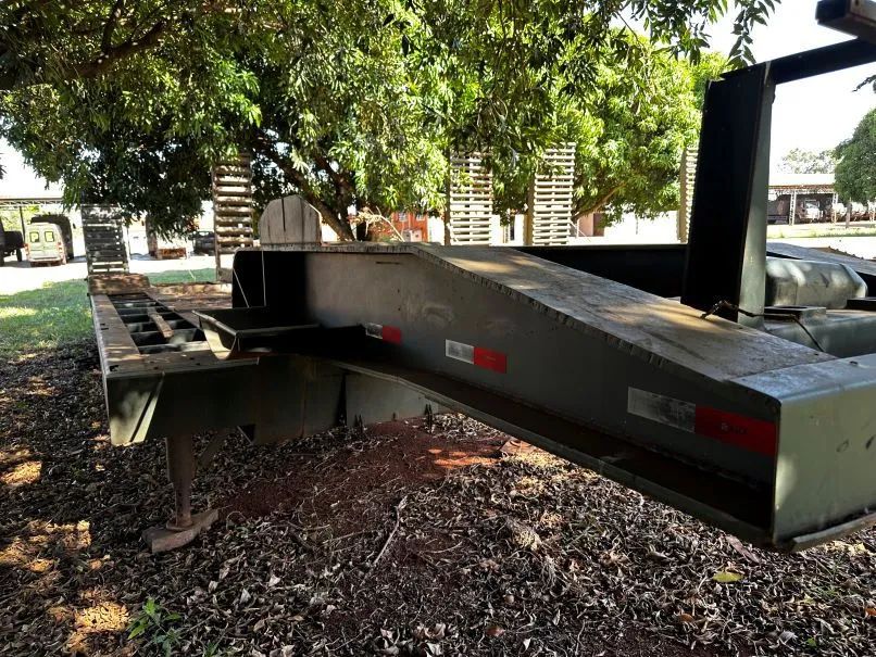 Carreta prancha para transporte de máquinas e equipamentos Randon 2 eixos - Foto 4