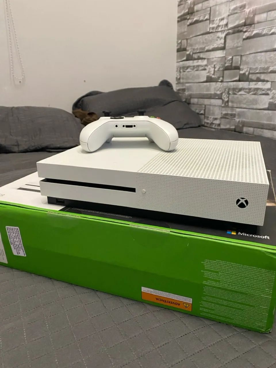 Combo: Xbox One S 1TB  + Tv de 32 Pol com Red Dead Redemption 2 - Foto 4