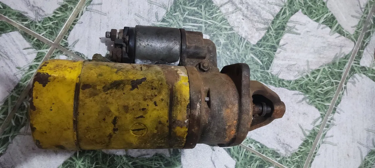 Motor de arranque para Mercedes 1313 "cara preta".<br>R$1.000,00"