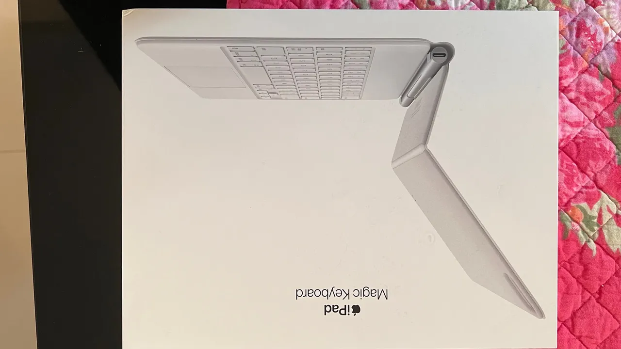 iPad com Magic Keyboard - Novo
