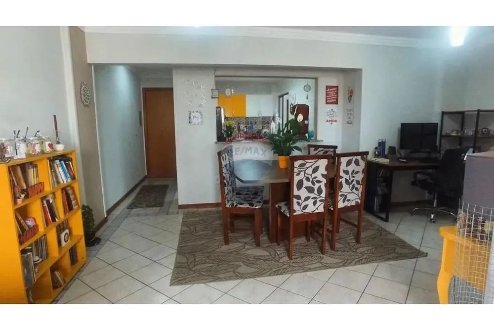 Apartamento com 3 Quartos sendo uma suíte à Venda no Centro de Itajaí  Localização Privile - Foto 2