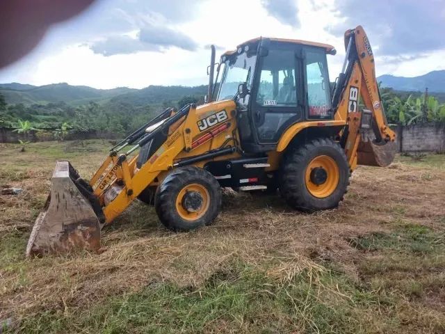 JCB 2022 - Potência e Eficiência para o Seu Trabalho