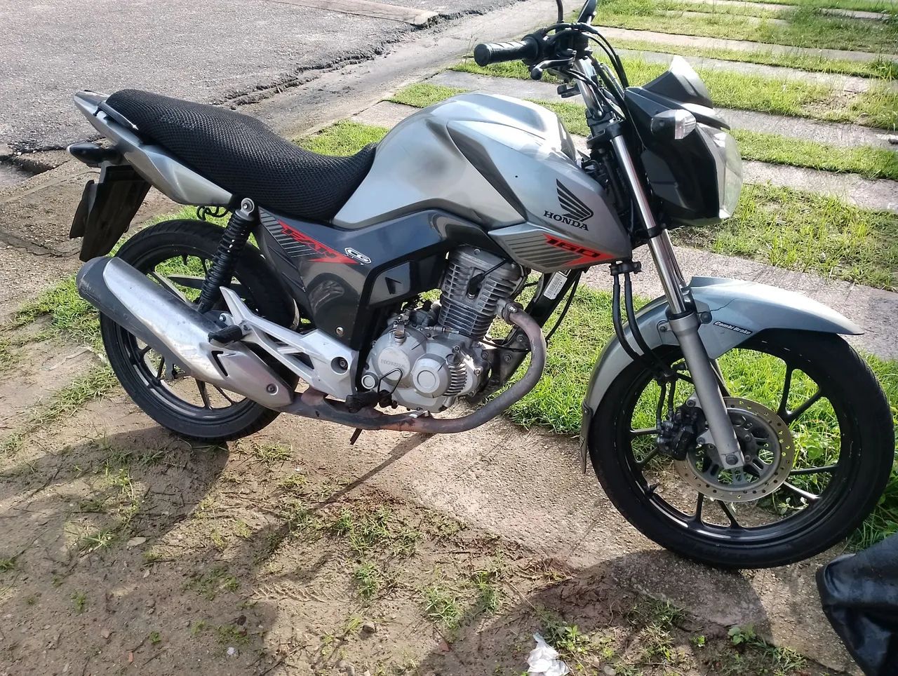 ALUGO MOTO FAN 160 semana(290,00)