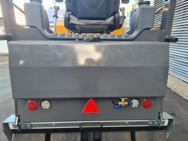 Rolo Vibratorio Chapa / Pneu Diesel Mod. St4500br - Foto 3