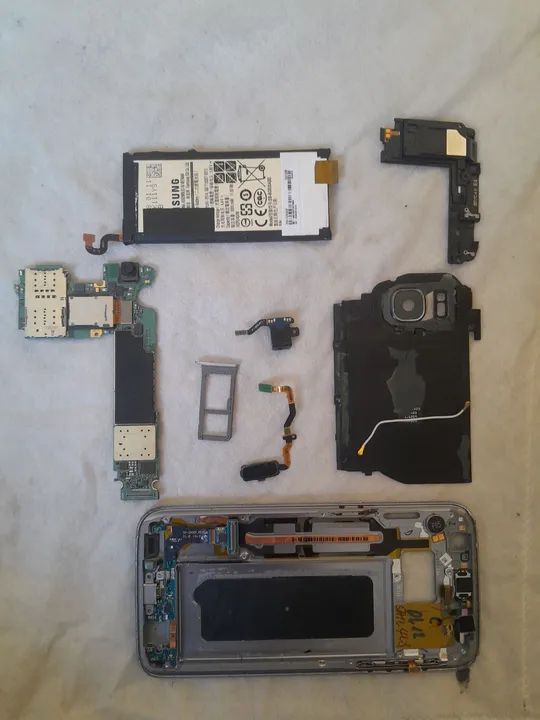 Placa mãe Samsung S7 flat sm-g930F leia o anúncio ok  - Foto 3