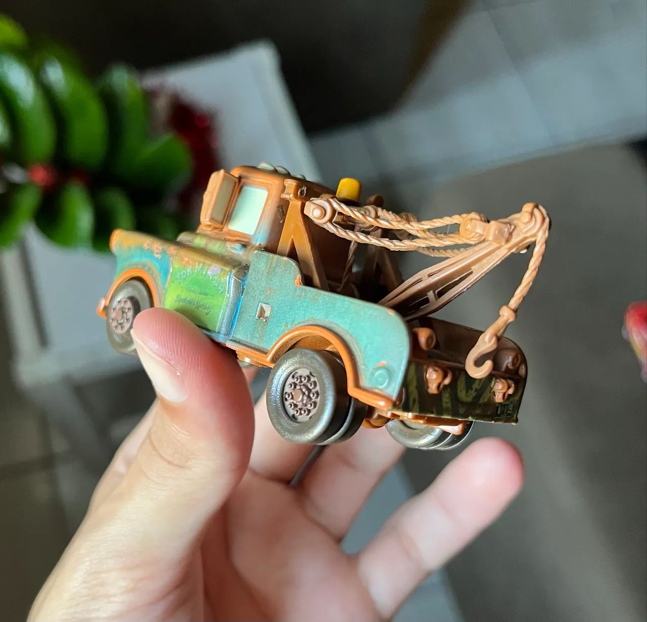 2 Carrinhos Disney pixar relâmpago mcqueen e Mate originais mattel  - Foto 6