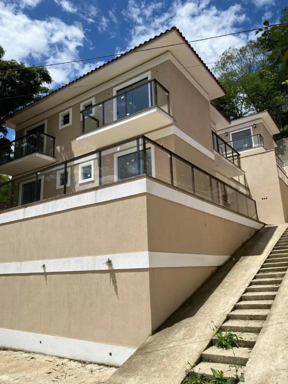 Alugo Excelente Apartamento no Bairro Portal das Mansões, Miguel Pereira RJ