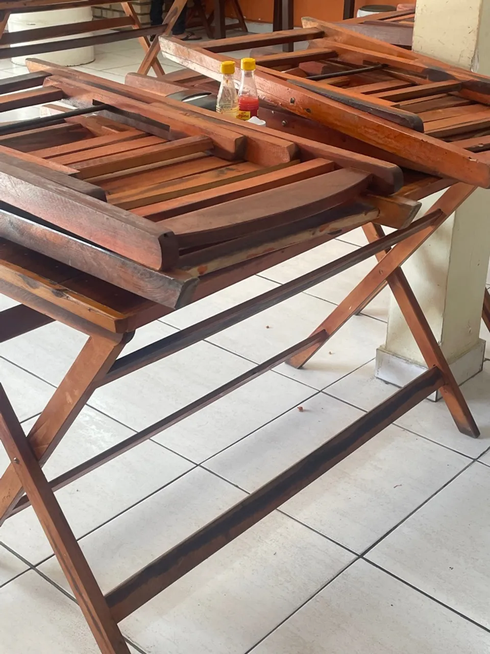 Mesa Dobrável de Madeira - Ideal para seu espaço!