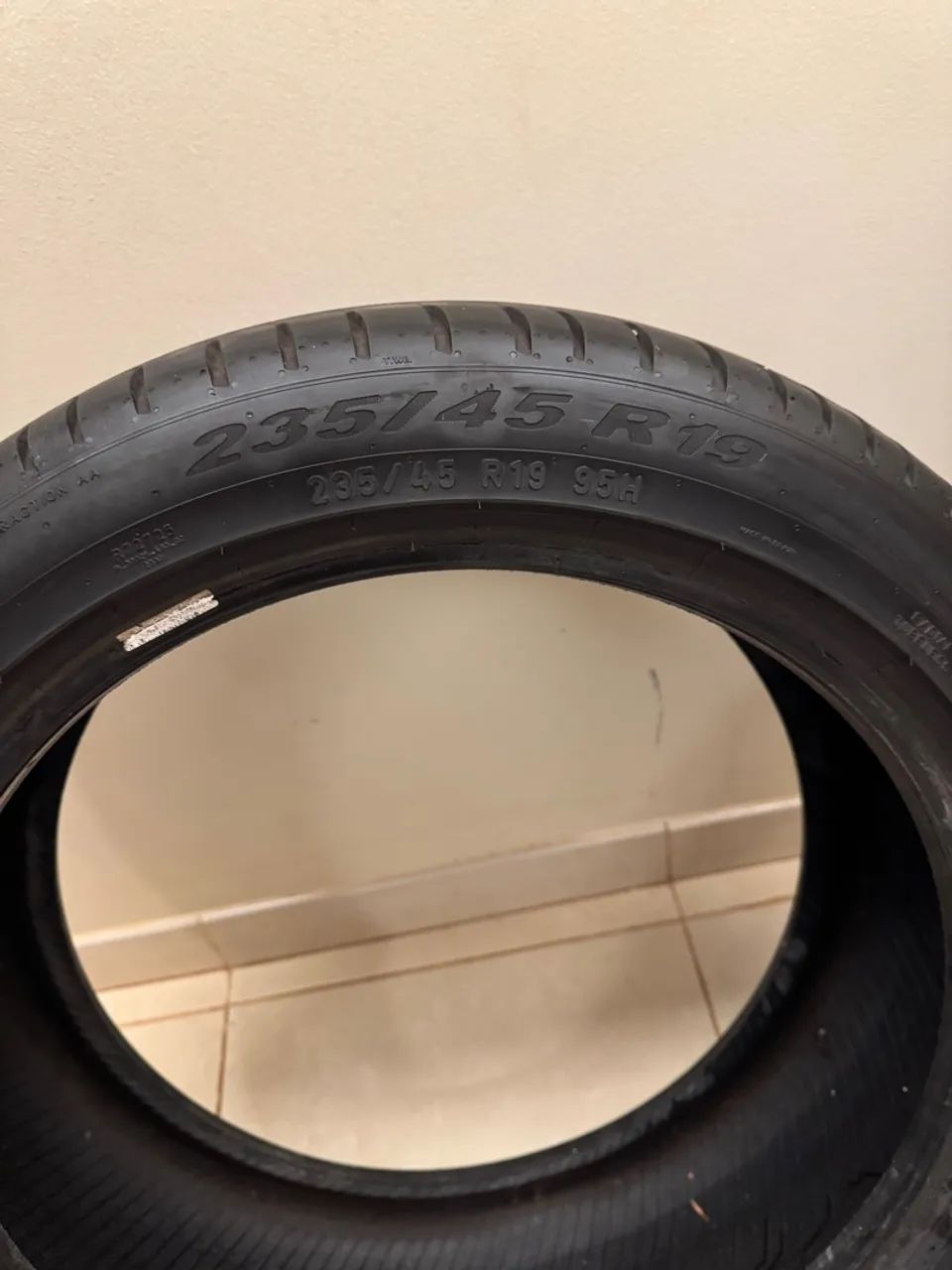 Pneus 235/45 R19 - Foto 3