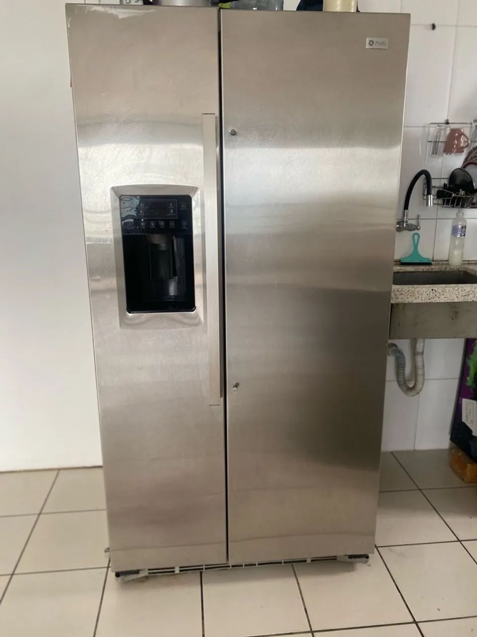 Vendo geladeira side by side / inox da marca profile