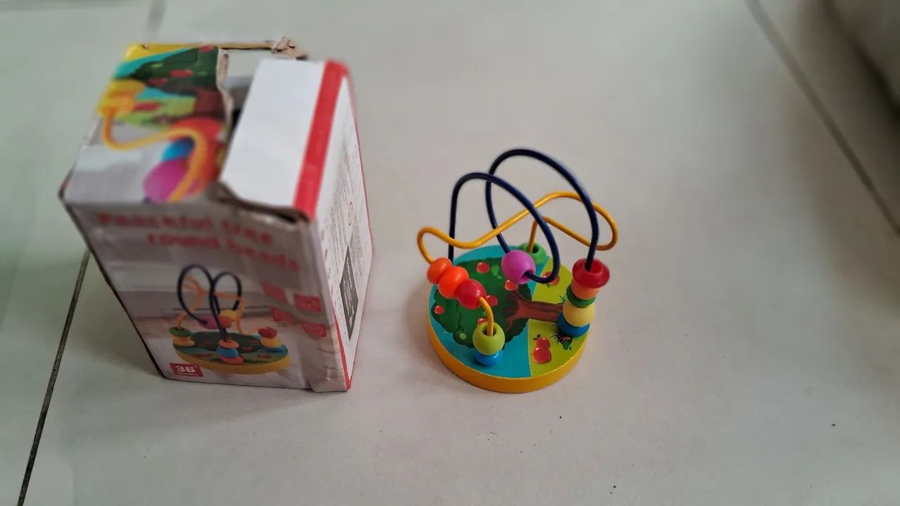 Brinquedo de Encaixe para Bebês - Divertido e Educativo!