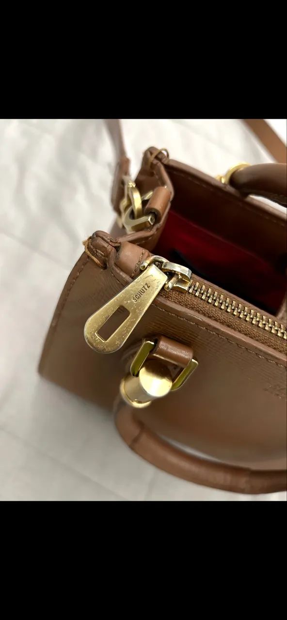 Bolsa Schutz Lorena marrom - Foto 3