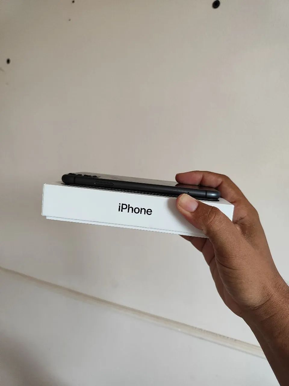 iPhone 11 64GB - NA GARANTIA APPLE - BATERIA 92% - Foto 2