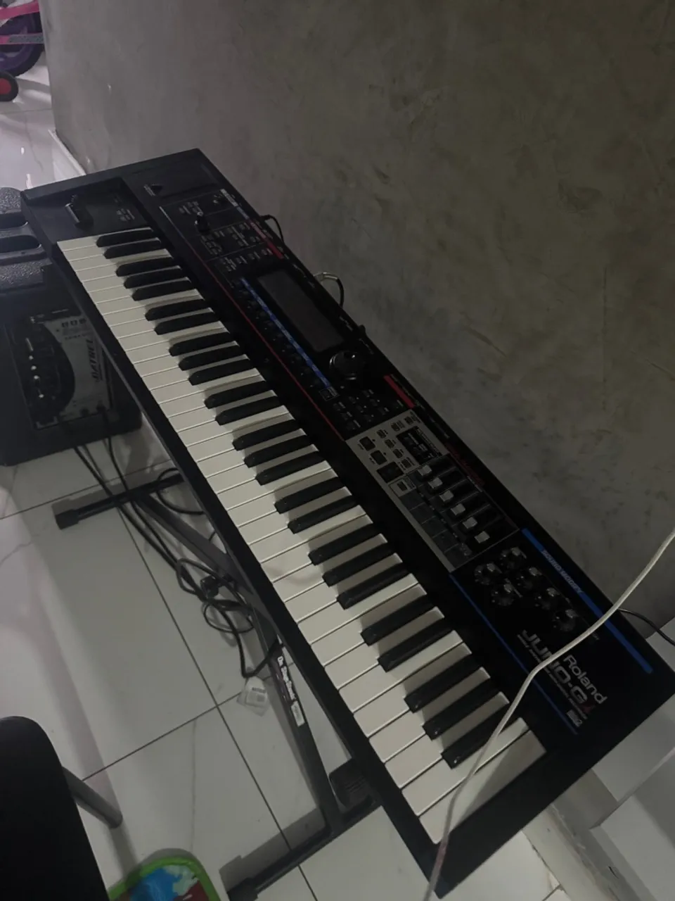 Teclado Roland Juno-Gi