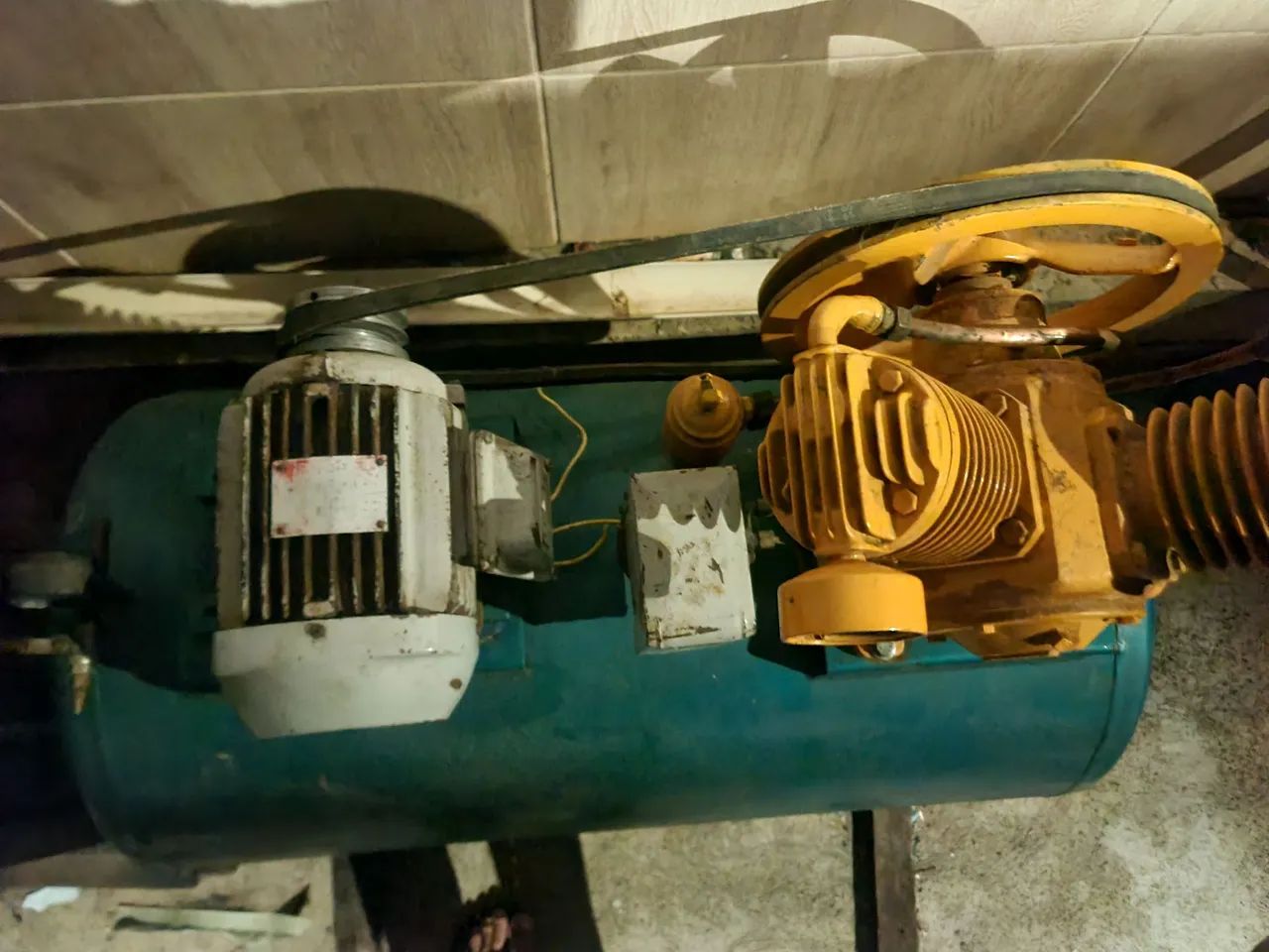 Vendo compressor trifásico +Esmeril trifásico jowa