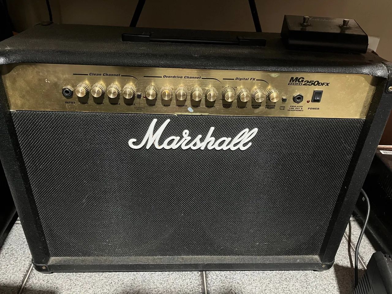 CAIXA MARSHALL MG250 DFX