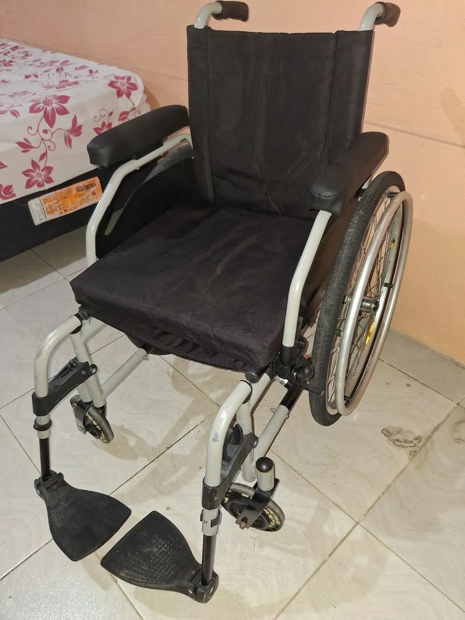 Cadeira de rodas ortobras 120kg - Foto 5