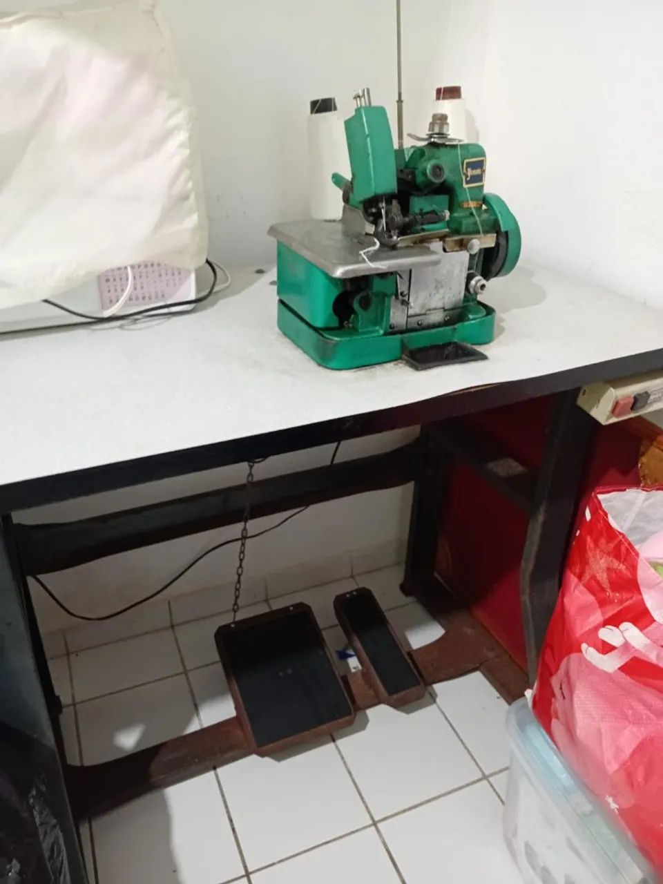 Máquina de Costura Overlock Yamata, excelente oportunidade  - Foto 3