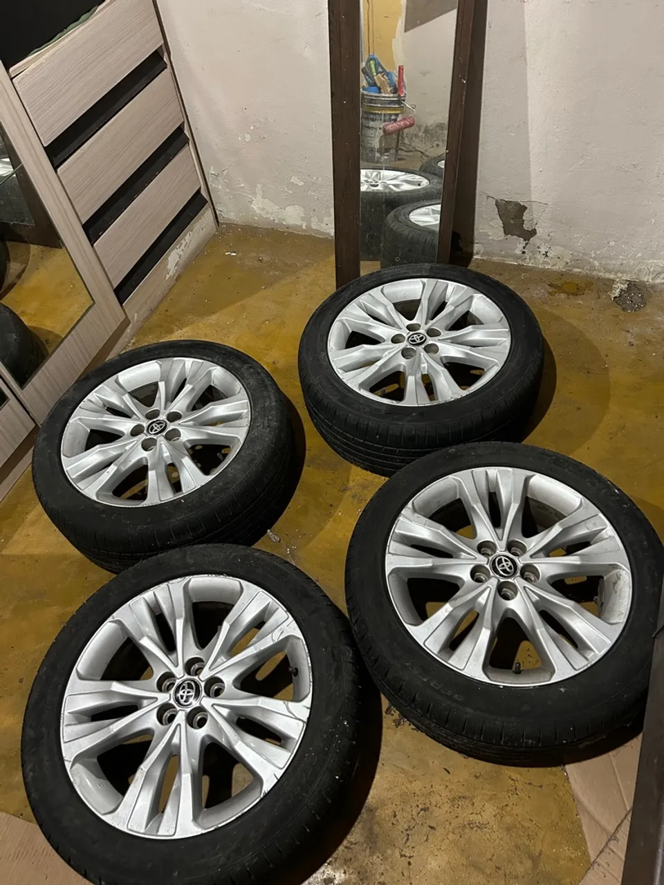 Jogo de Rodas Originais Toyota Aro 17