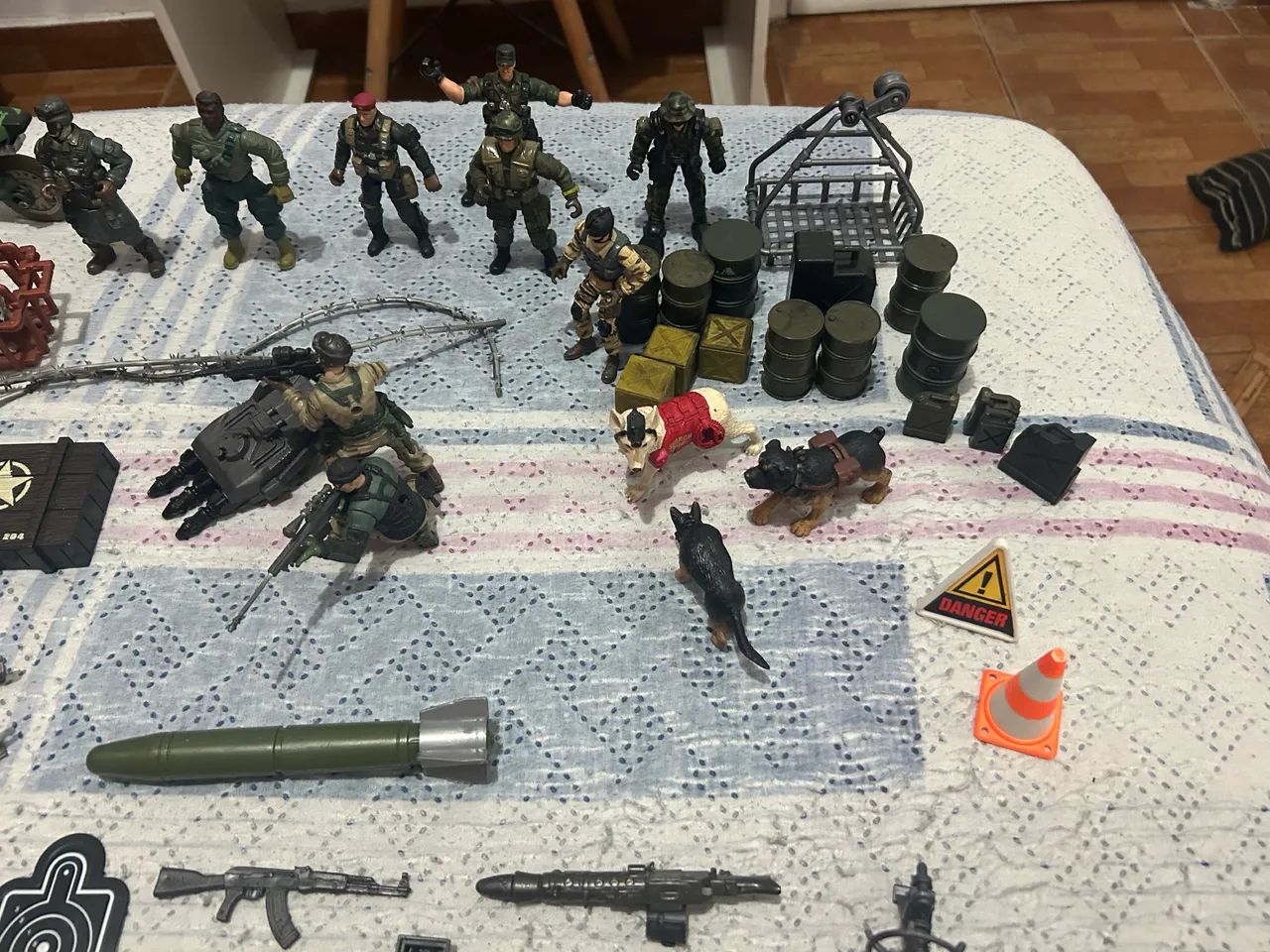 Brinquedos comando em ação 