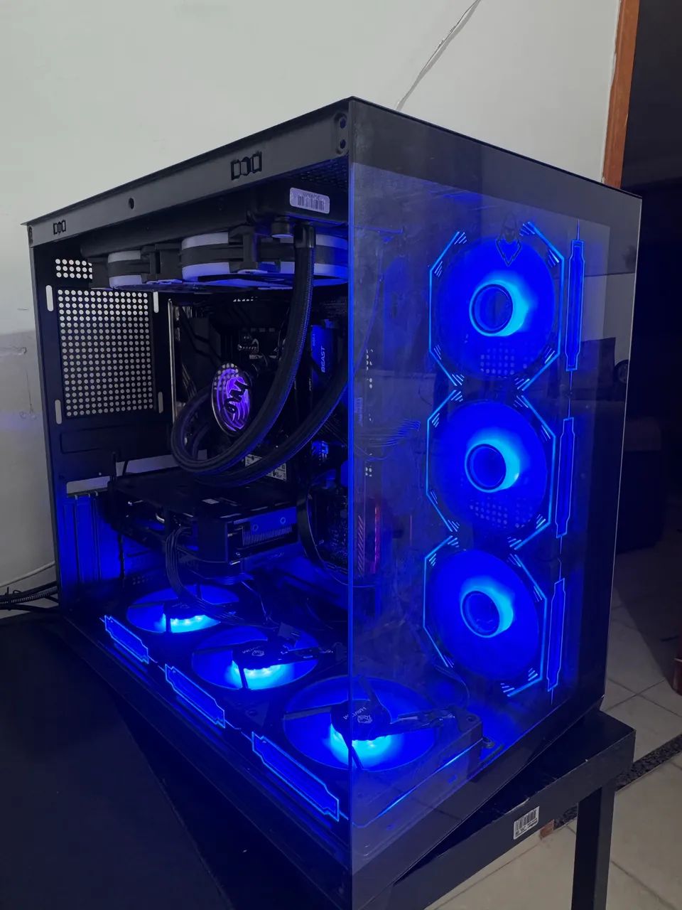 PC GAMER COM 9060XT + RYZEN 7 5700X